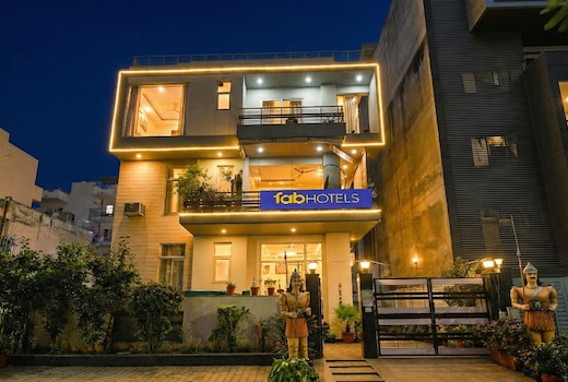FabHotel Pooja Residency