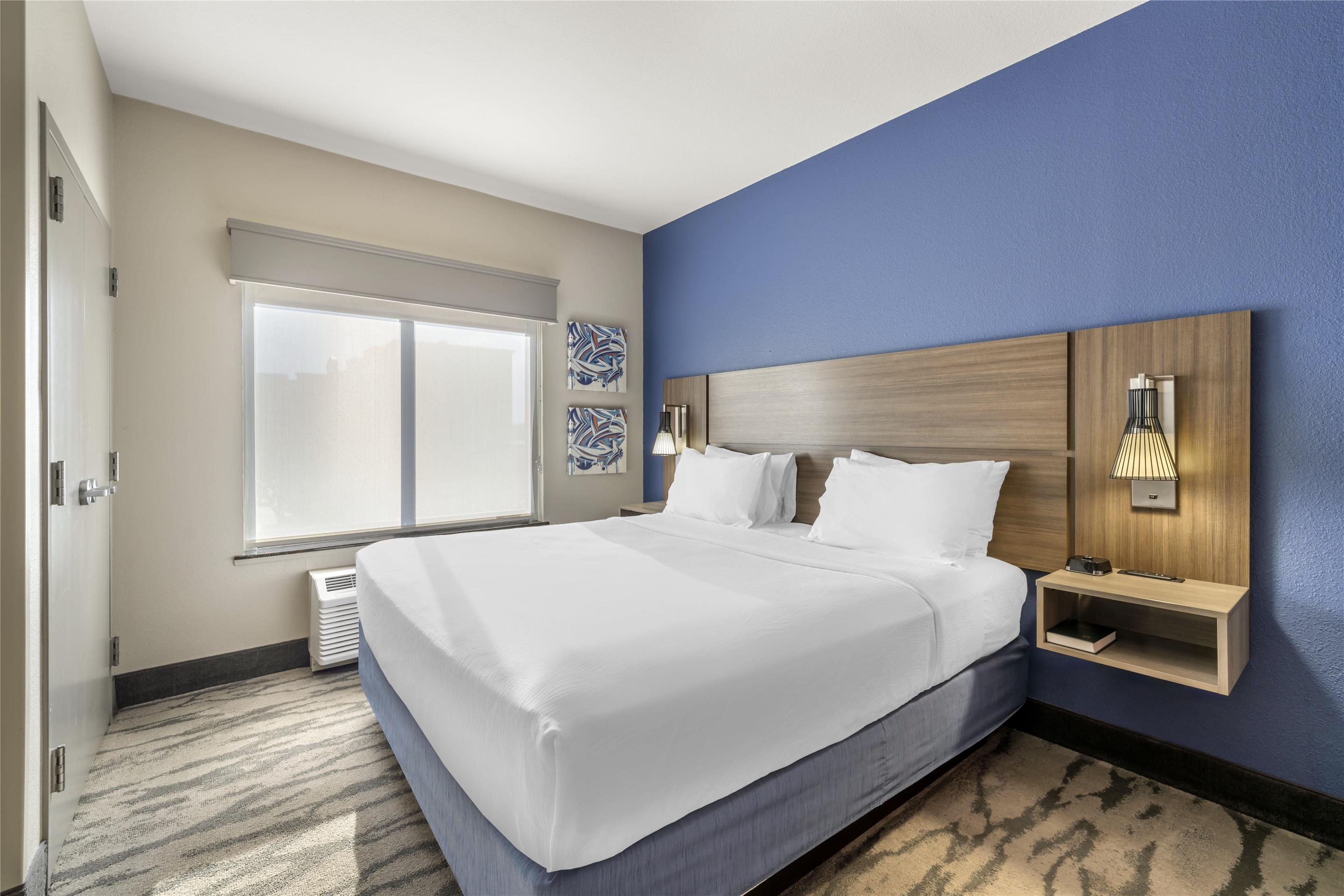 Best Western Plus Castlerock Inn & Suites - Tap to explore photos
