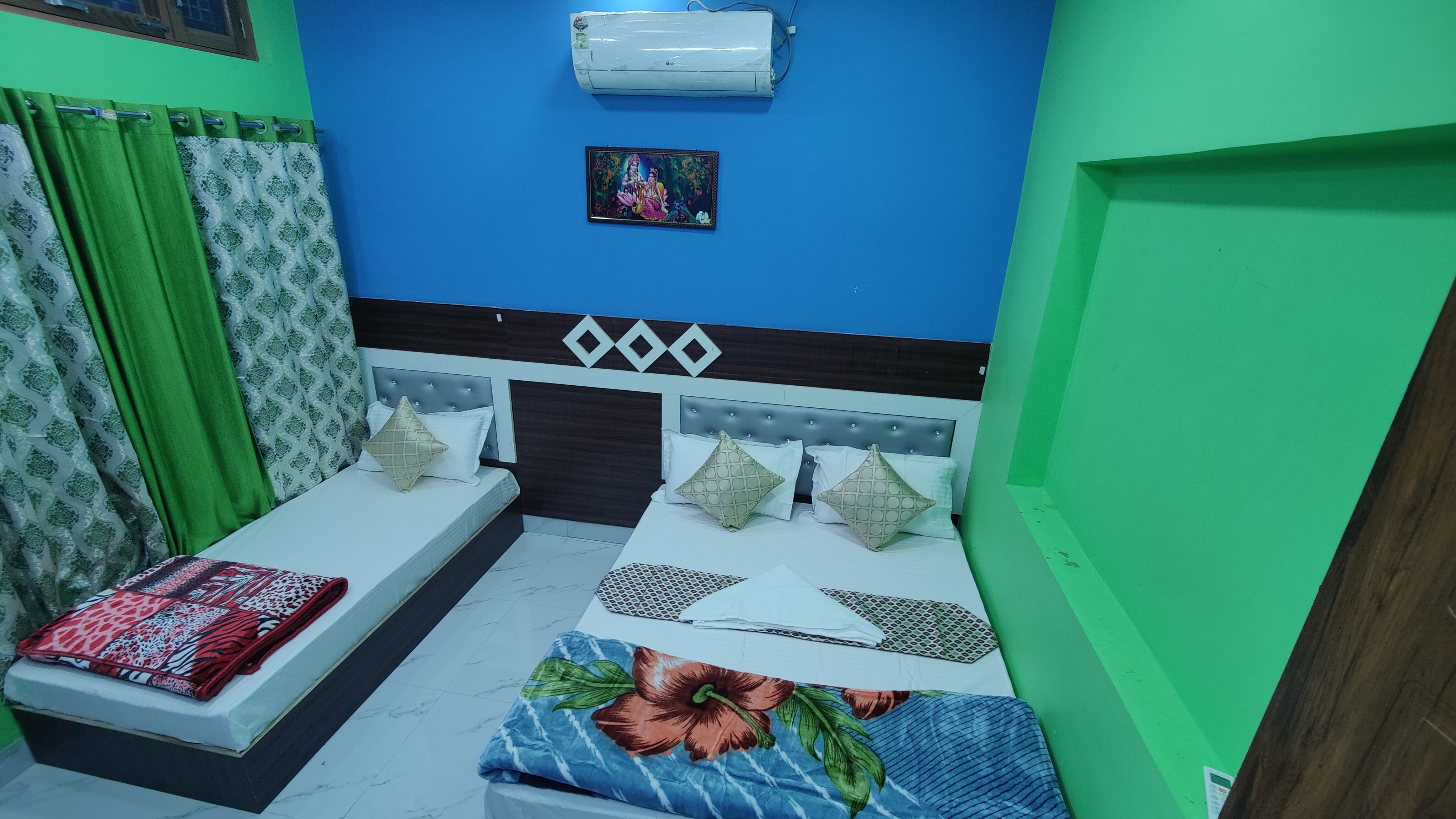 PK Pari Home Stay - Tap to explore photos