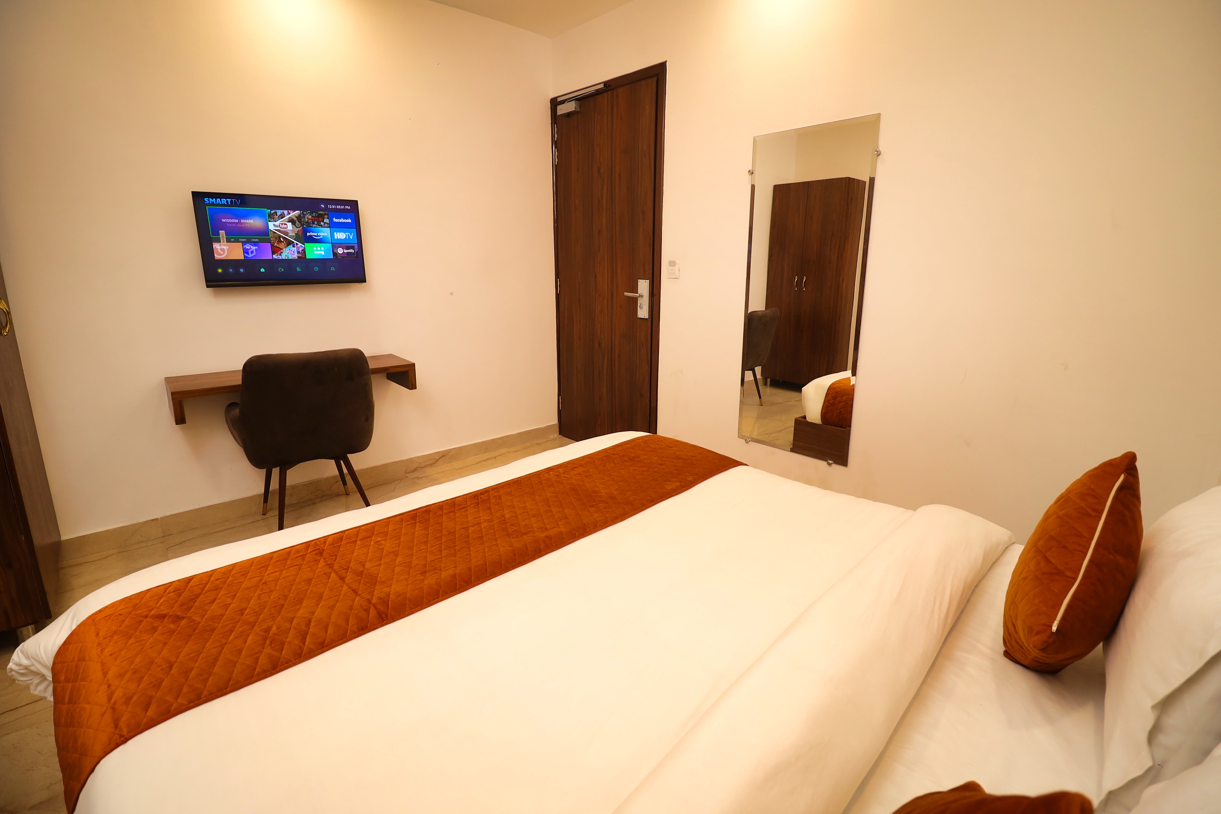 Hotel La Casa Amritsar - Tap to explore photos