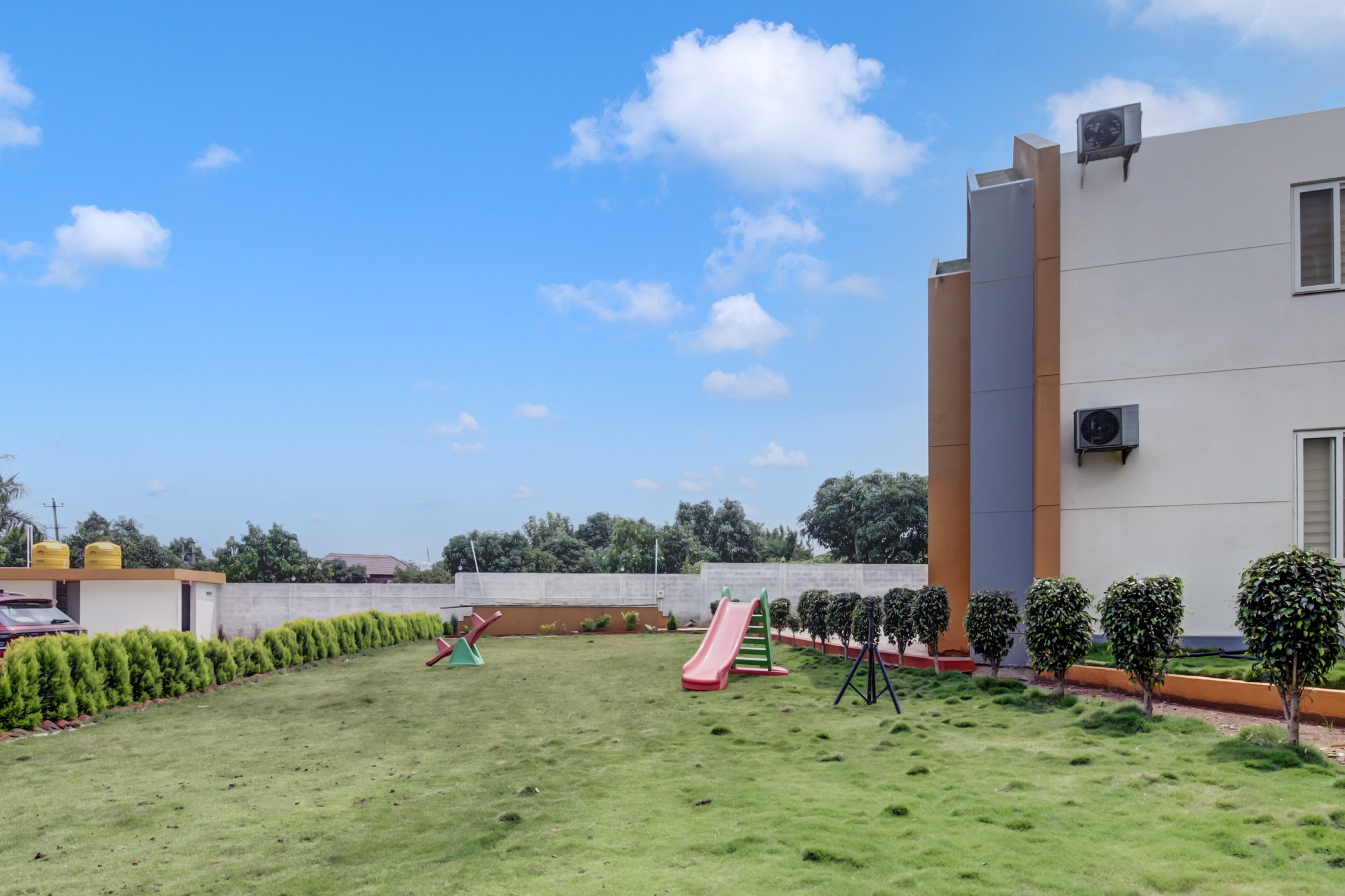 Super Townhouse Oak Dharwad formerly Rising resort & Spa - Tap to explore photos