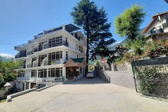 HOTEL SWEET HOME (5 MINS. AWAY FROM MALL ROAD), Manali