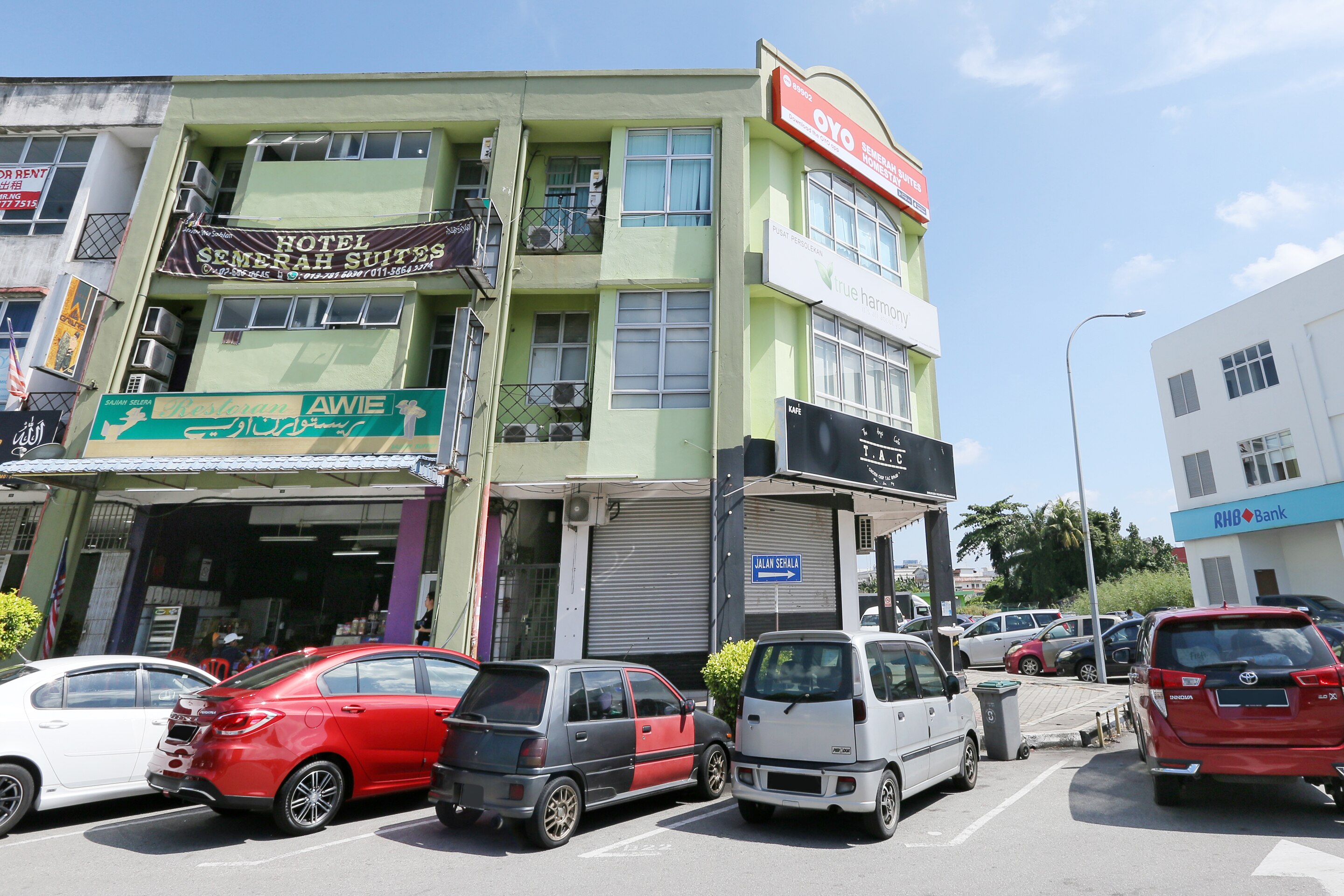 Oyo 89902 Semerah Suites Homestay Pontian Pontian 1 1 1 5 Price Address Reviews