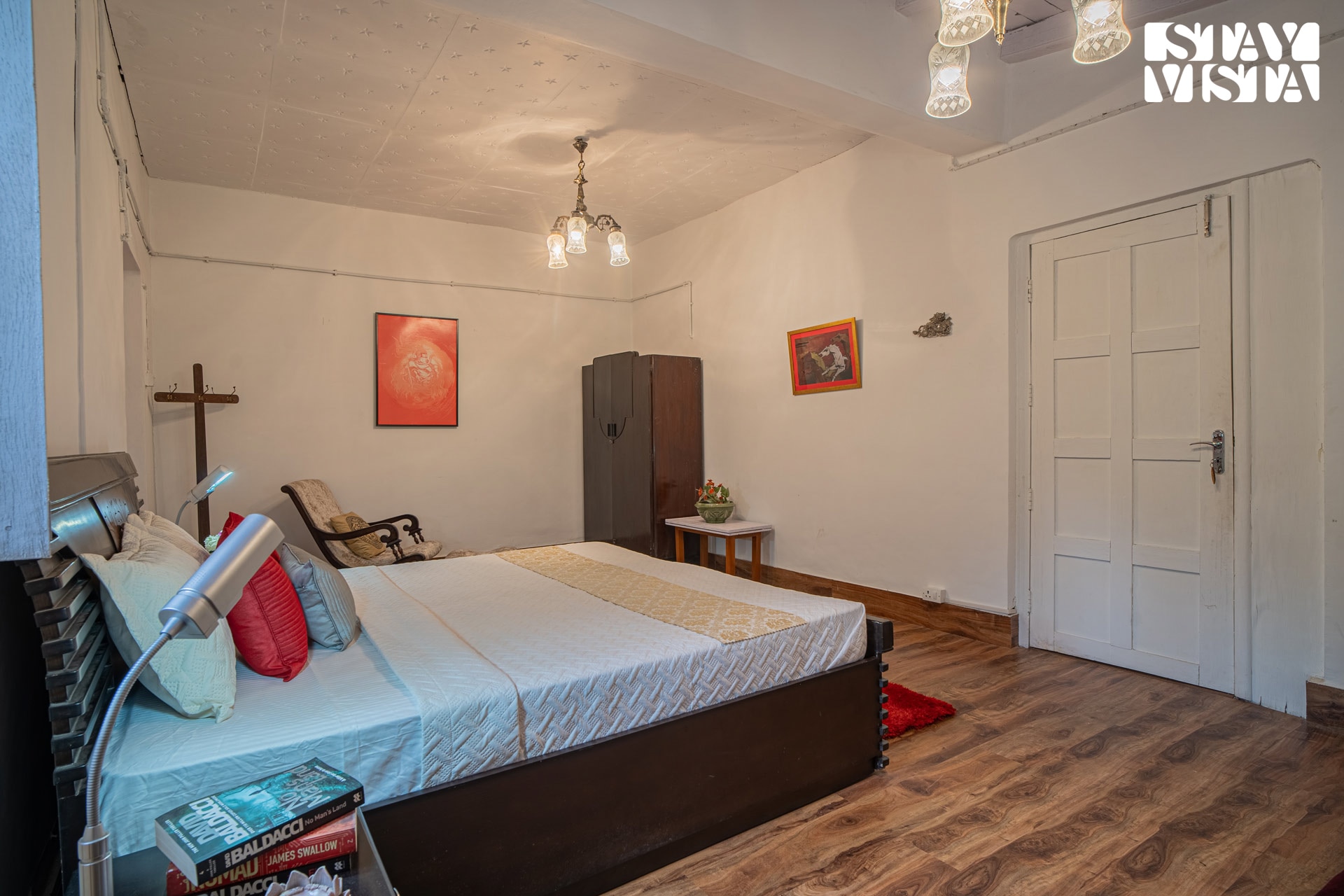 StayVista at Edwinstowe House - Tap to explore photos