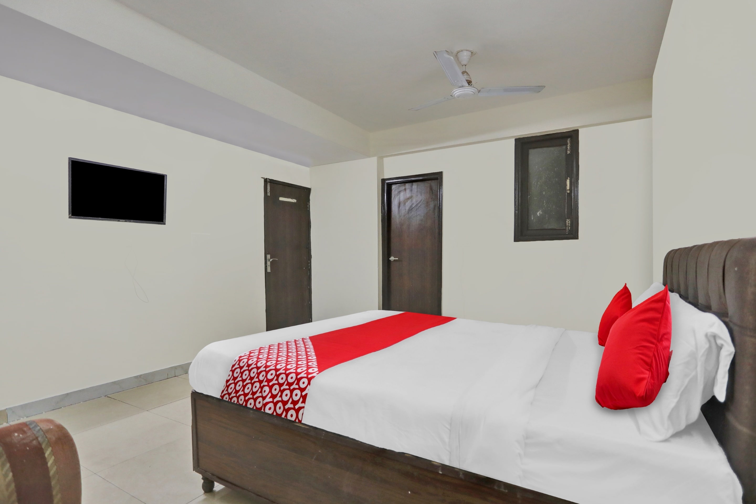 Hotel O Kalkaji Delhi Formerly Pragya Palace - Tap to explore photos