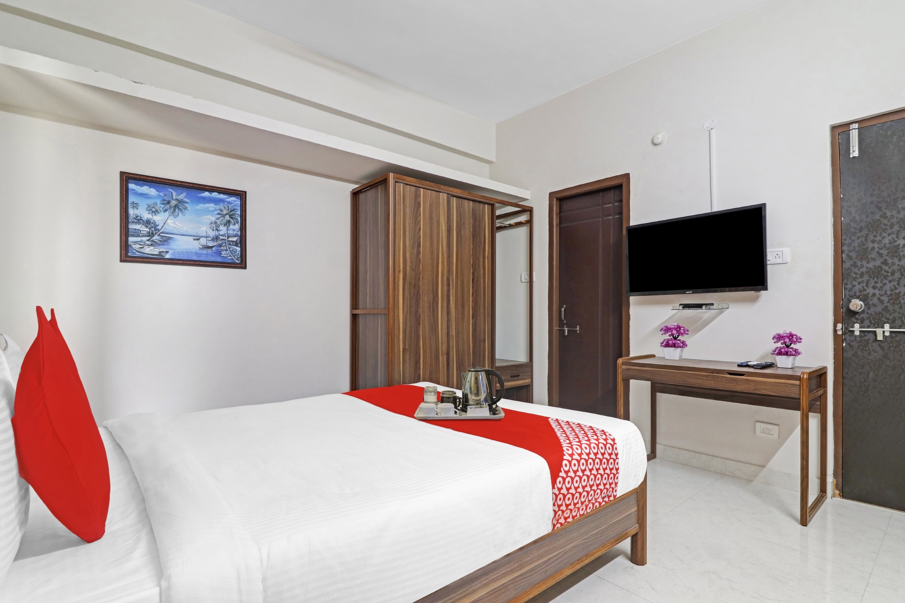 Hotel O SILVER SUITES - Tap to explore photos
