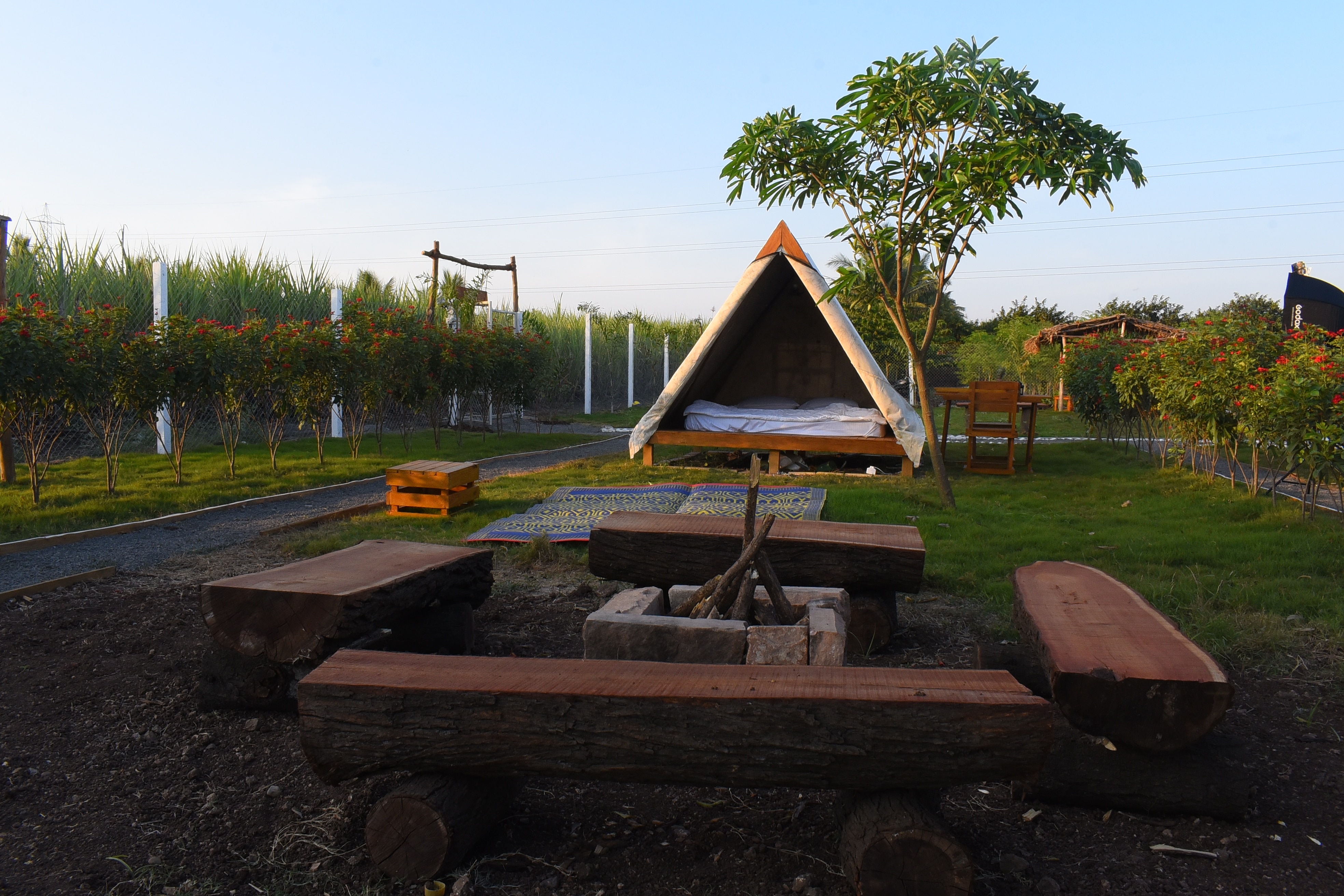 The Traingle Glamping - Tap to explore photos