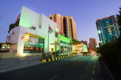 Holiday Inn Suites Kuwait Salmiya, Al Asimah