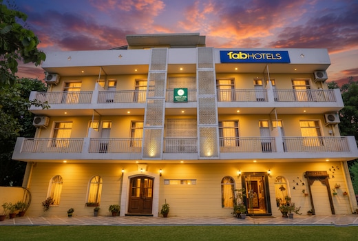 FabHotel Aravali Suites