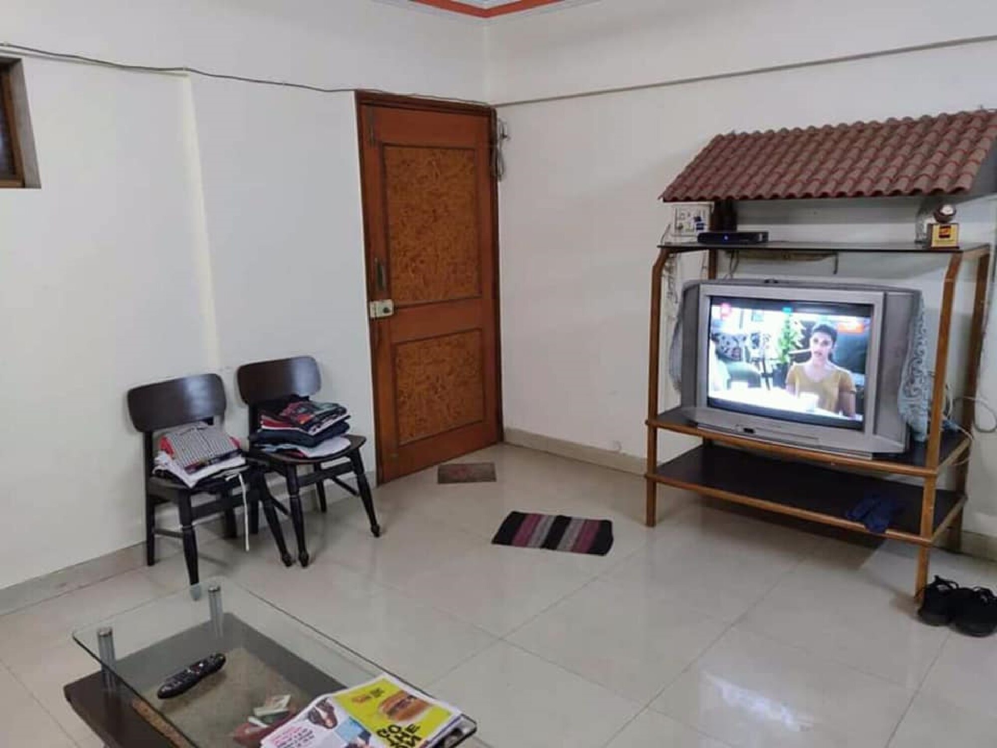 1 BHK flat in Kandivali - Tap to explore photos