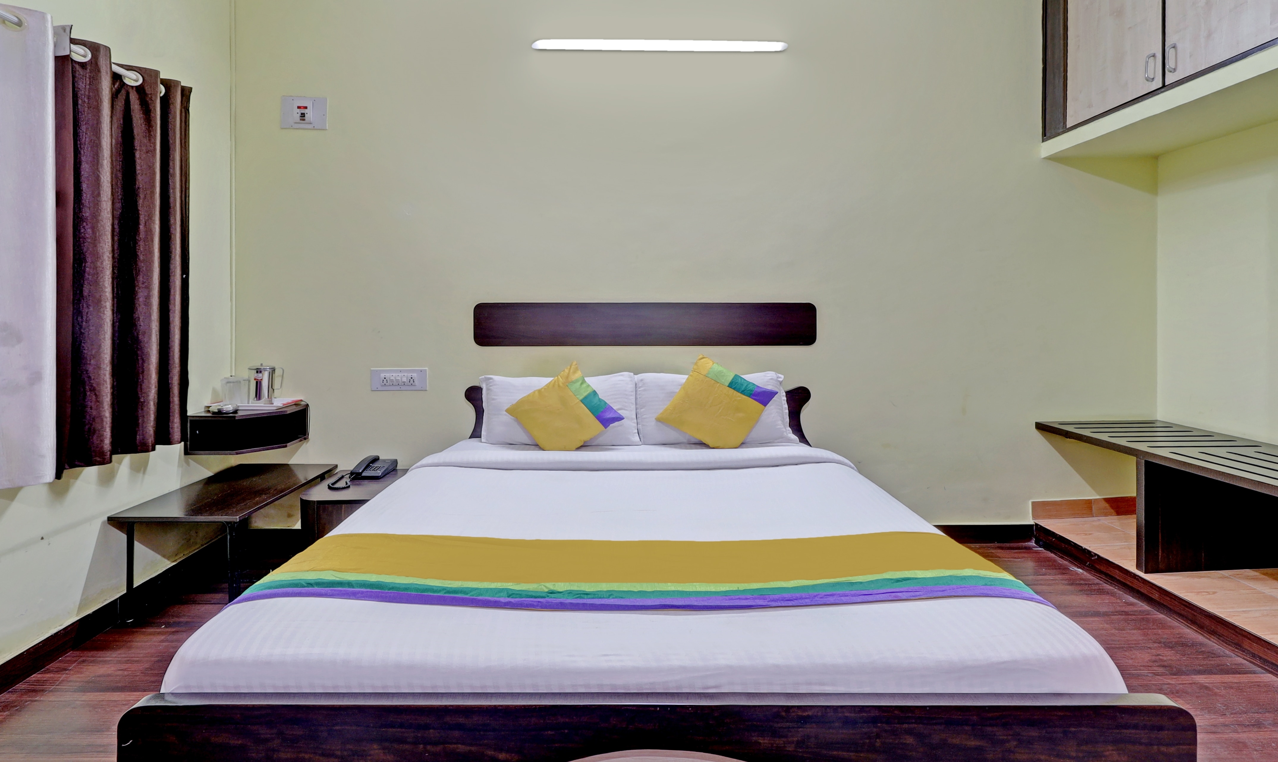 Guru Comfort, 100 m from Apollo Hospital - Tap to explore photos