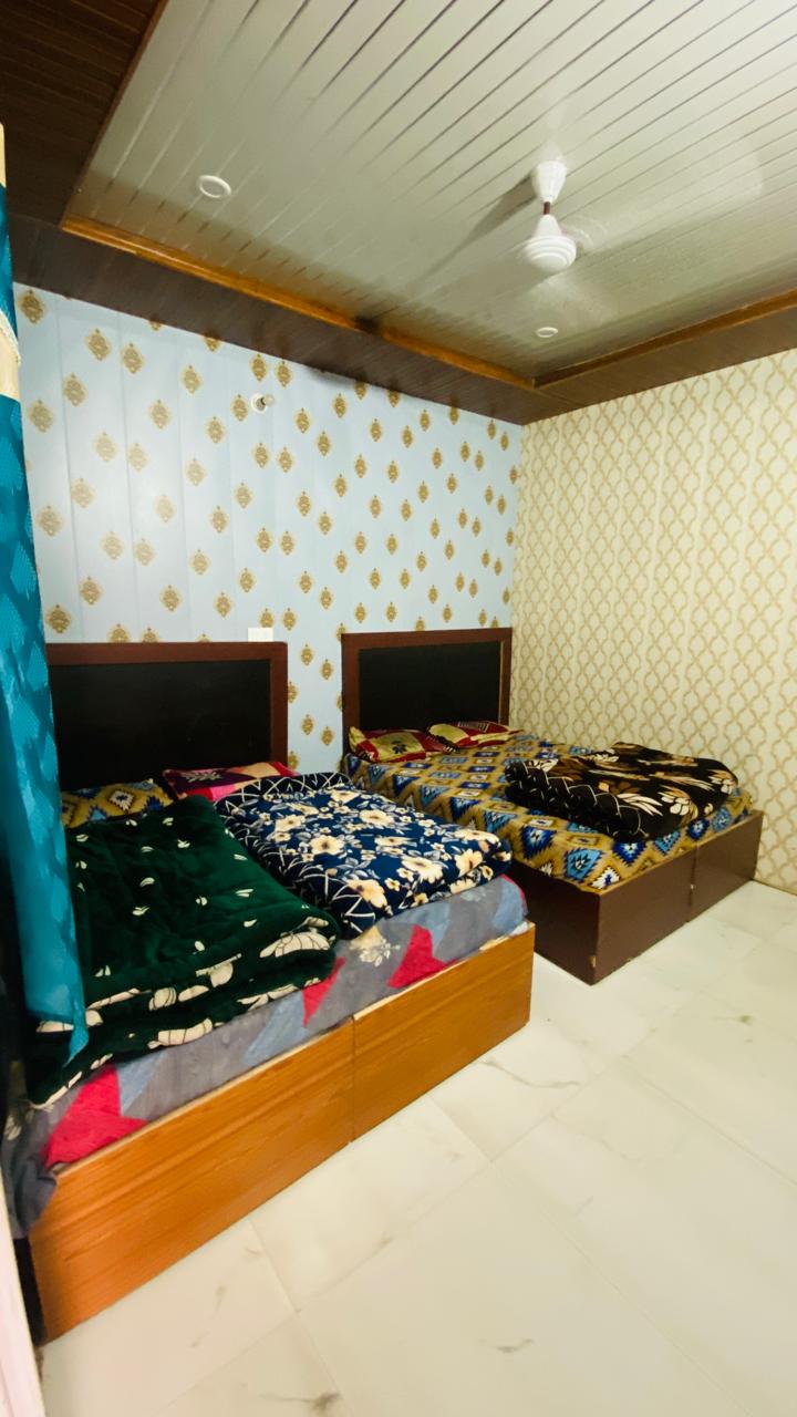 Hotel All India Yatri - Tap to explore photos