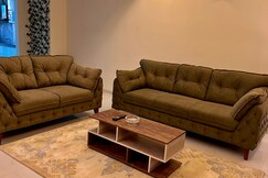 Villa Near Airport Family Couples DnD Stay, Kharar