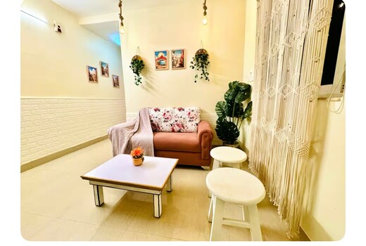 Luxury 1BHK - TheMagicDoor | Pool View | Parking | Wifi