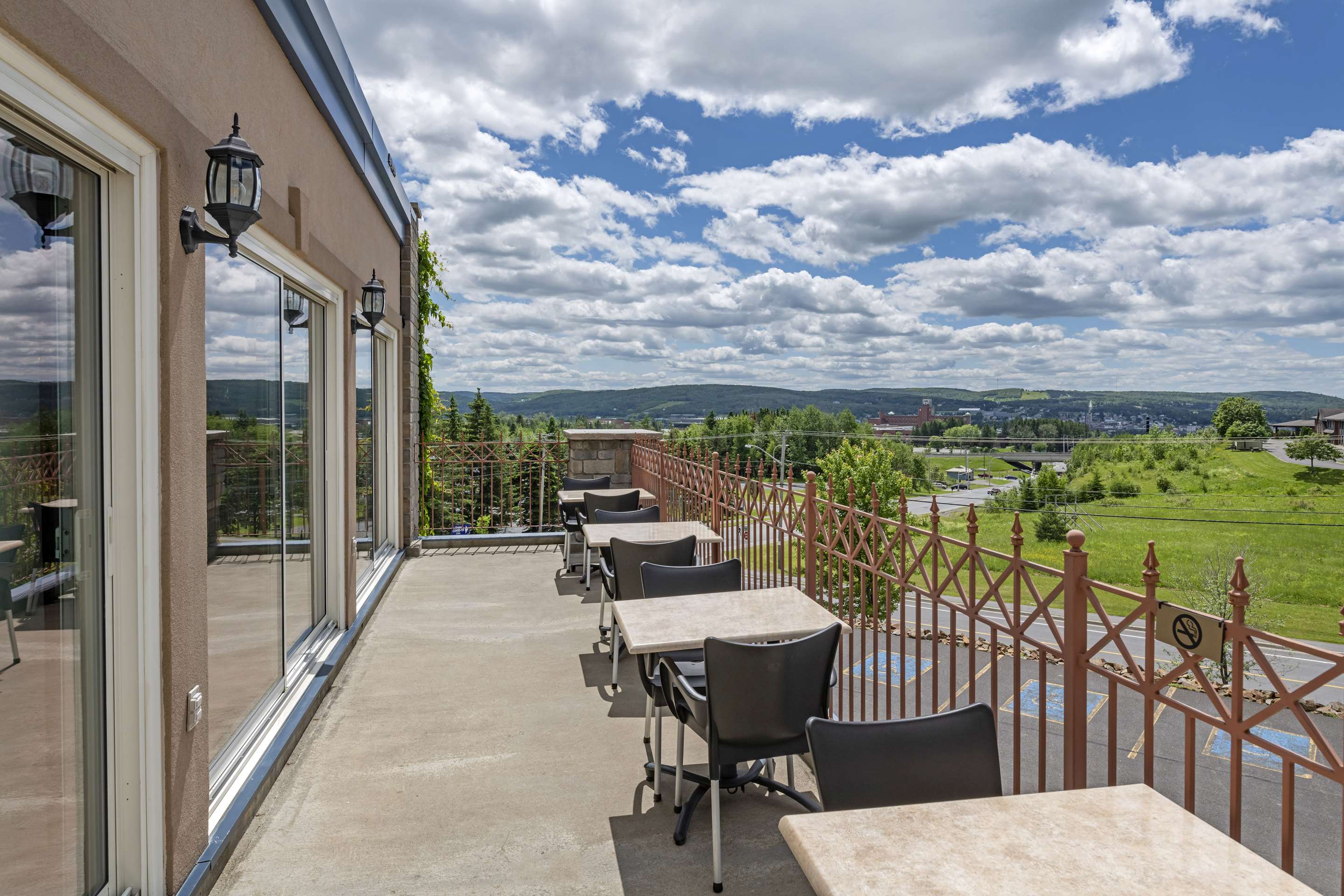 Best Western Plus Edmundston - Tap to explore photos