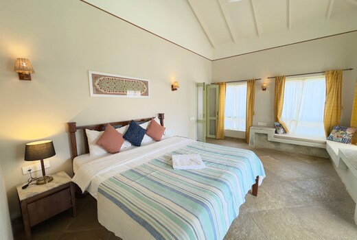 Villa Calcutta- House of Dev & Paro