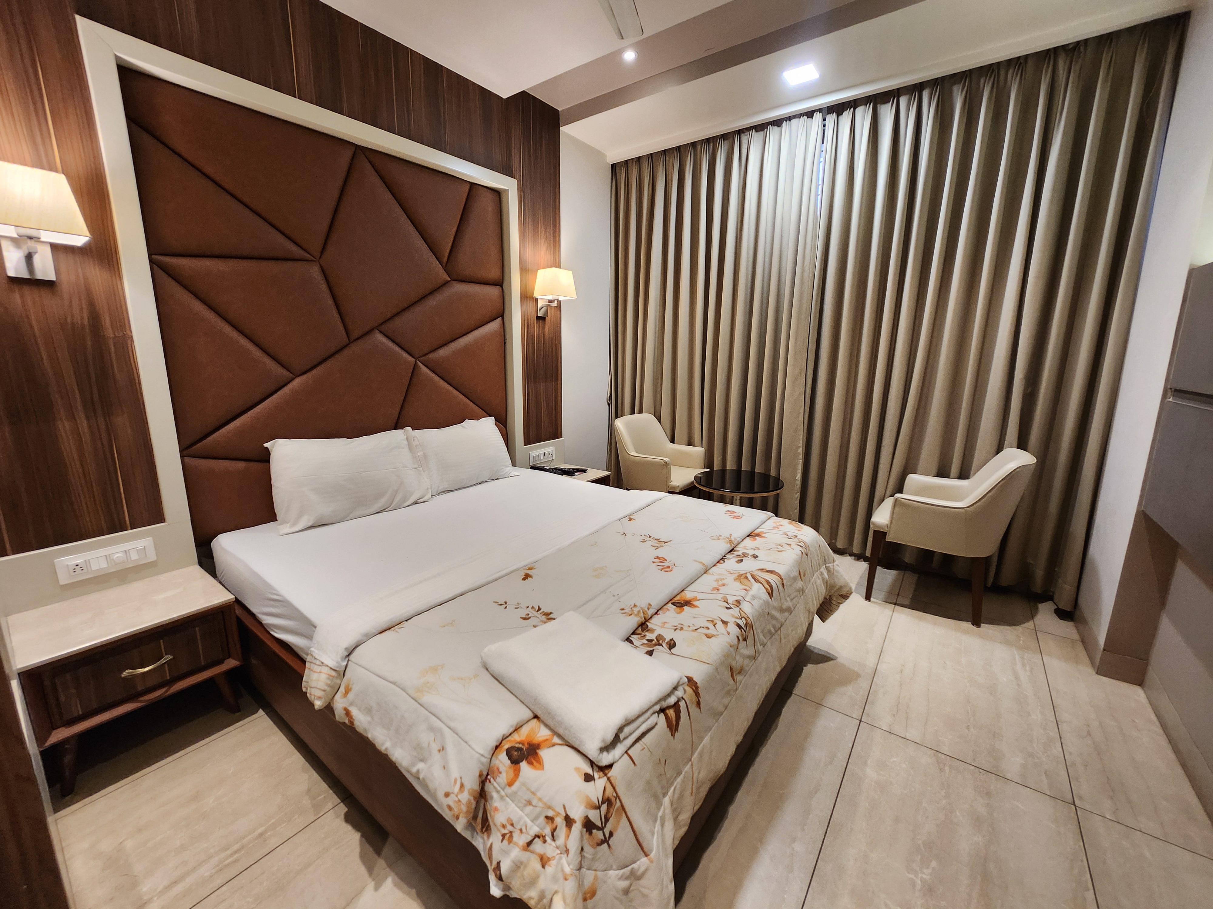 Luxury Deluxe Room 1