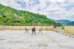 Aurelys Stay 1BHK Pool Balcony in Tapovan, Rishikesh
