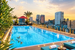 Happy Life Grand Hotel & Sky Bar, Dat Do