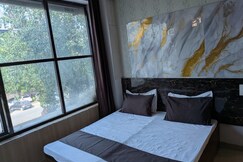 Dollar Hotel, Greater Noida