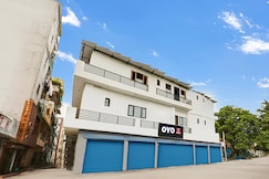 Super Hotel O A K Residency, Delhi