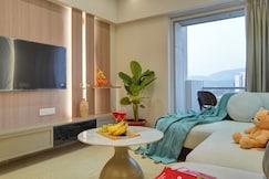 The White House luxury stay, Wadgaon