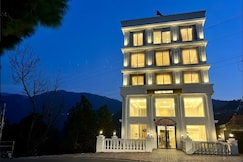 Claret inn by Lawrence Hotels