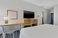 Spark by Hilton Grand Prairie, Erath