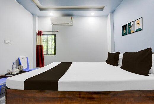 OYO Annapurna Restaurant & Hotel