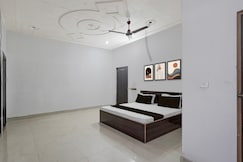 Hotel O by OYO UP 85, Vrindavan