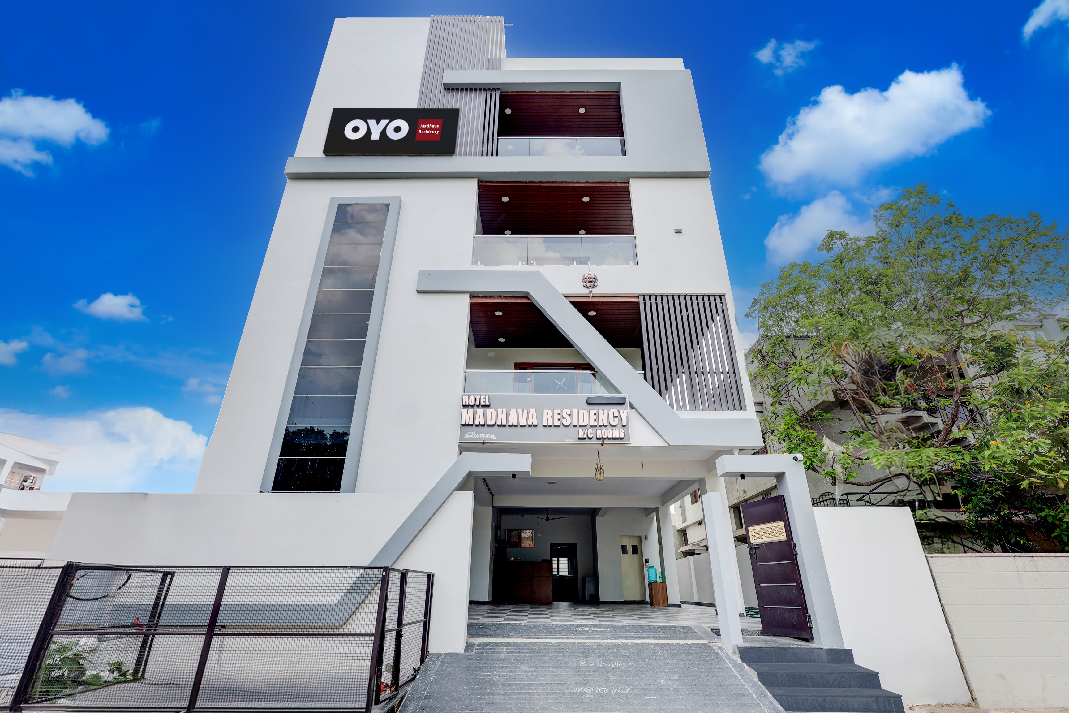 Hotel O MADHAVA RESIDENCY - Tap to explore photos