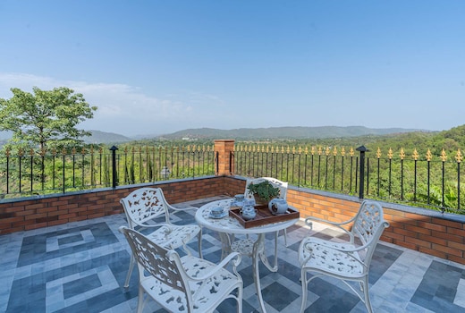 StayVista at Dhauladhar House