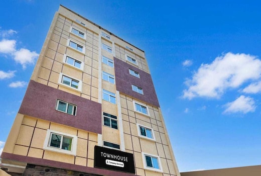 Townhouse JNTU College Metro Station Formerly Spice Table