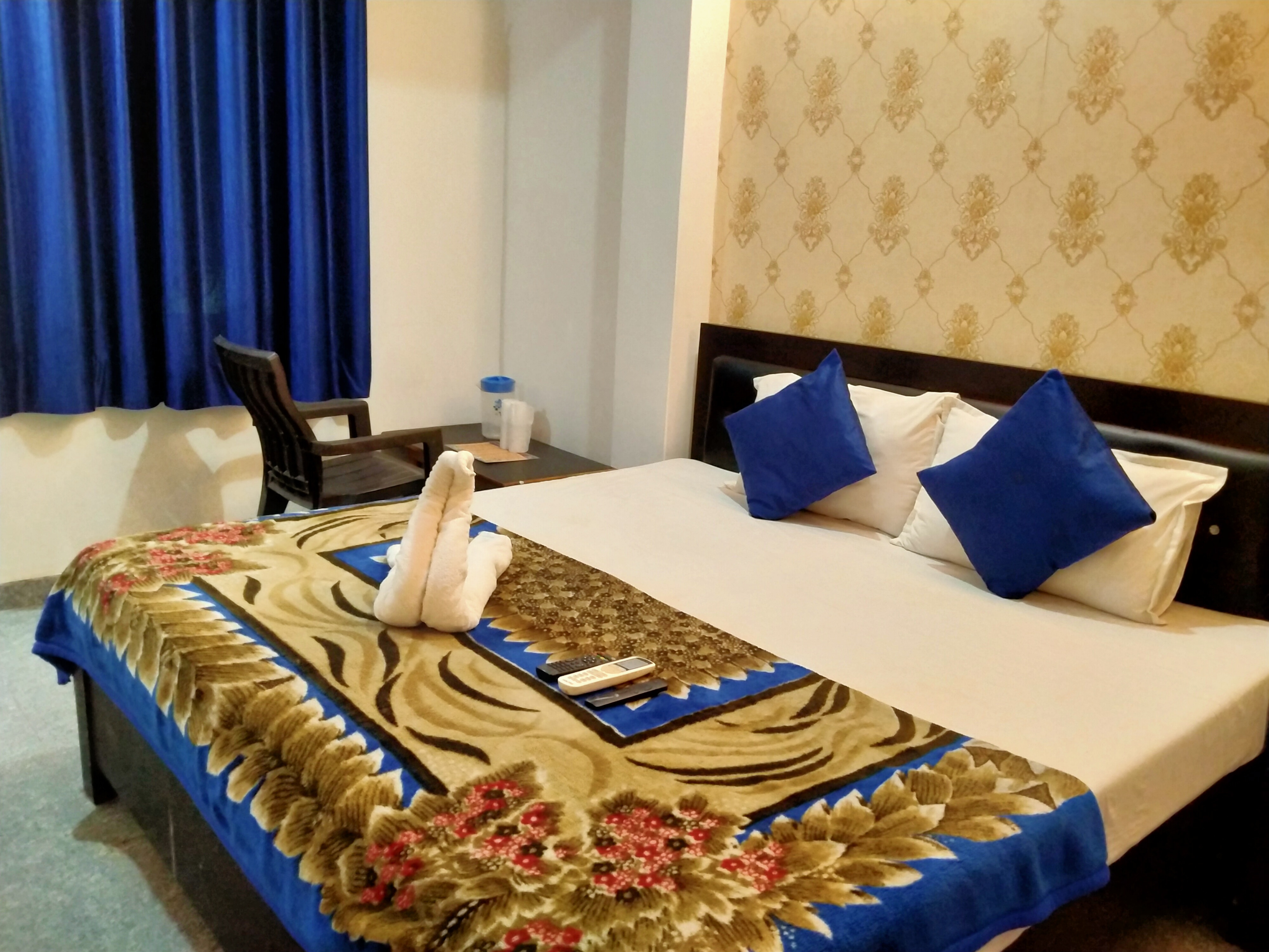 Jai Baba paying guest house - Tap to explore photos