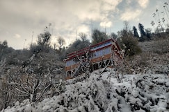 Trimurti Ochrard and Cafe, Kasol