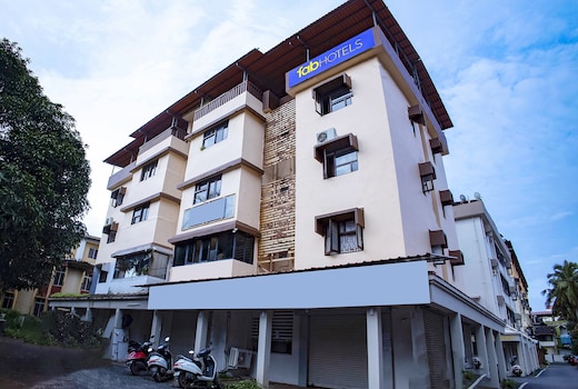 FabHotel Comfort Stays - Nr. Miramar Beach