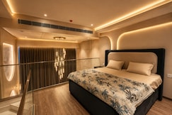Luxury duplex with pool view in Gurugram stay, Gurgaon