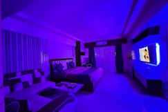Luxury Studio near Airport with pool & Gym, Kolkata