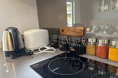 Luxe Lagoon studio, Sohna