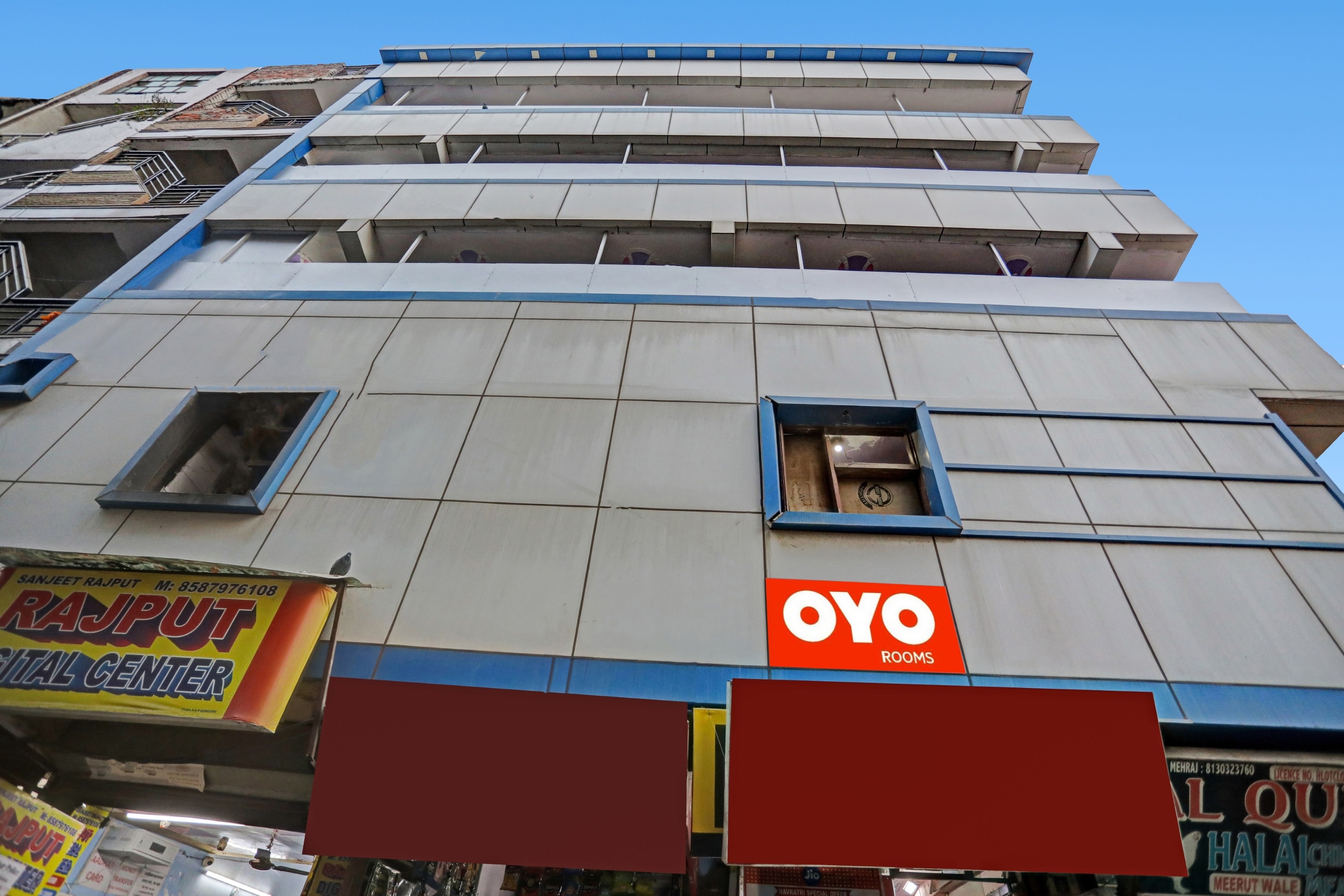 Super Hotel O Malik House Red Apple Rooms - Tap to explore photos