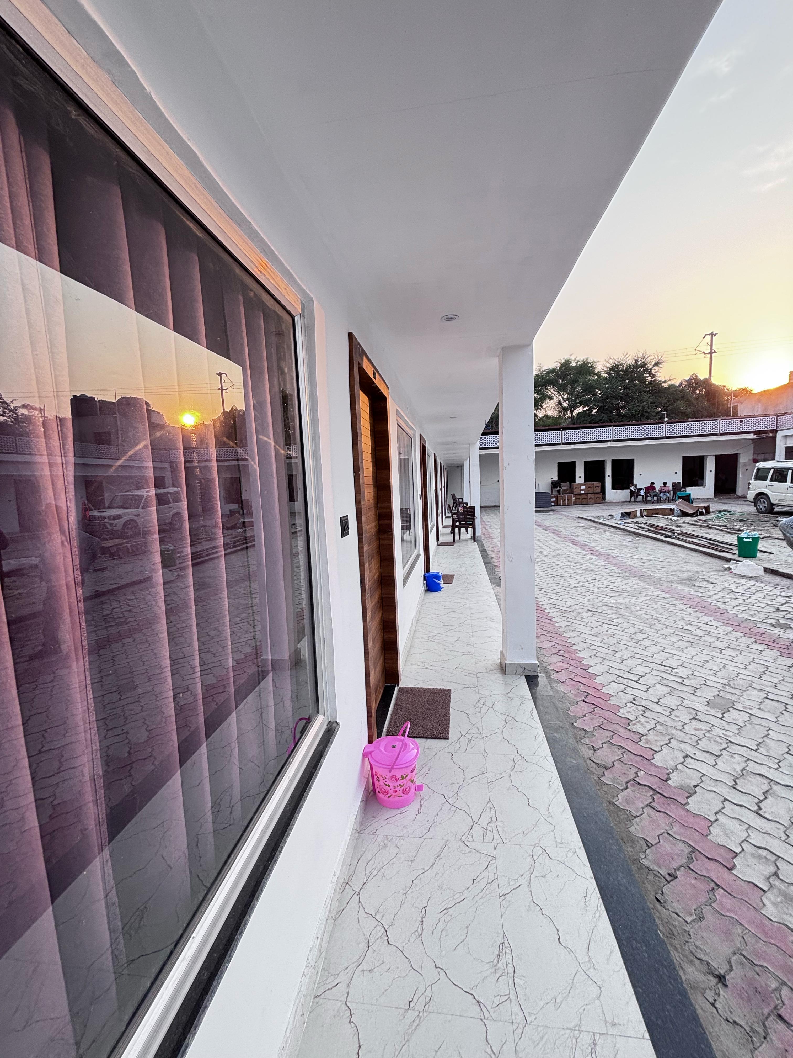 Hotel Omkar Palace - Tap to explore photos