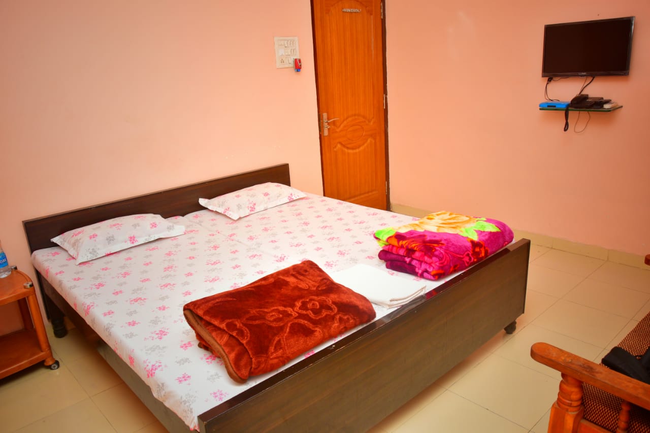 GUJRAT GUEST HOUSE  - Tap to explore photos