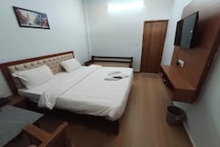 FabHotel Royal Om River Resort, Tehri