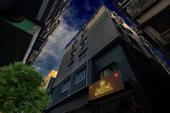 Hotel Royal Crowne near Kolkata Airport, Kolkata