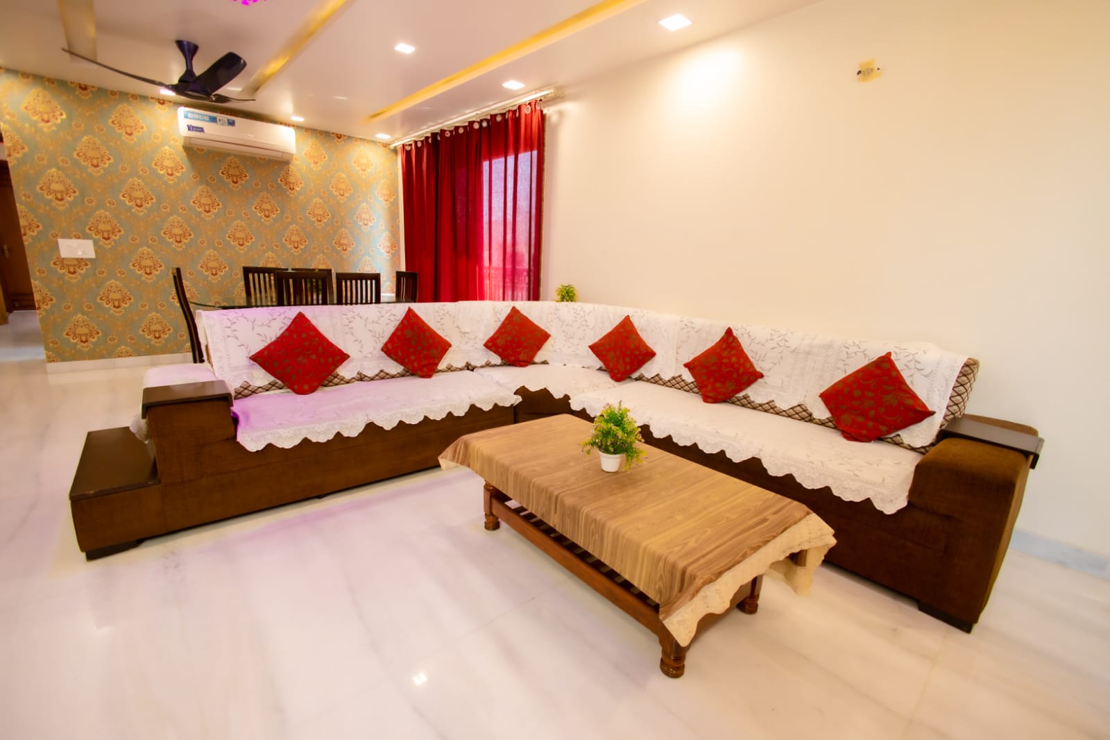 Serviced Apt in South Delhi Near Select City Walk saket - Tap to explore photos