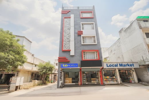 FabHotel Ishtara Auberge - Nr. Yashobhoomi Convention Centre