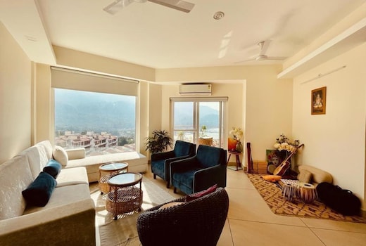 Golden Healing Journey Apartments