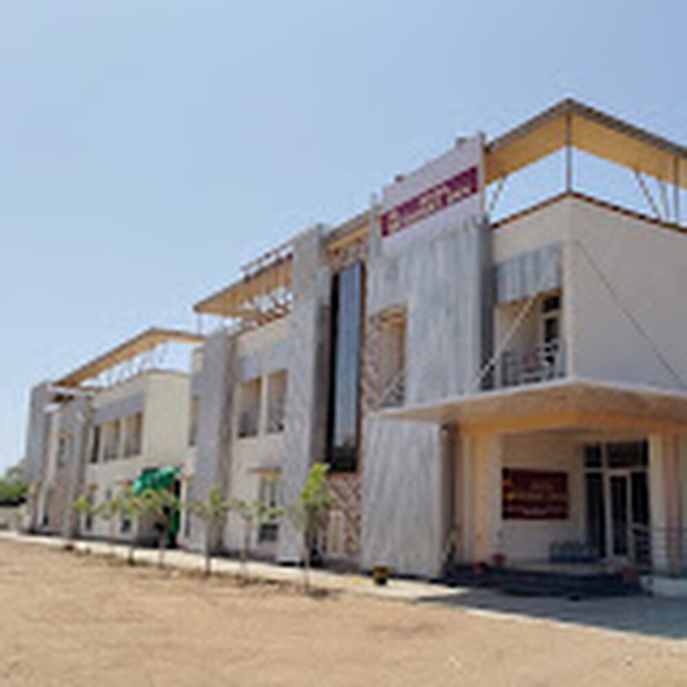 HOTEL DESERT INN - Tap to explore photos
