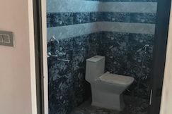 Hotel O BHARAT MART HOTEL GUEST INN, Haldwani