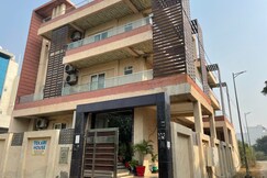 Riddhi Grand, Lucknow